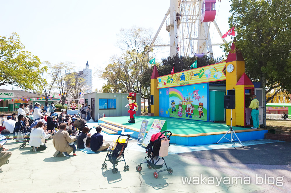 東条湖おもちゃ王国 キッズ広場ステージ