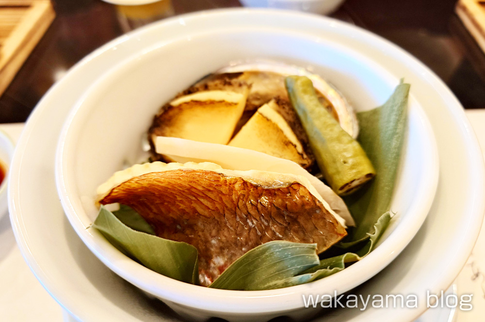 ホテル&リゾーツ 和歌山 串本 夕食 鯛とアワビの蒸し物