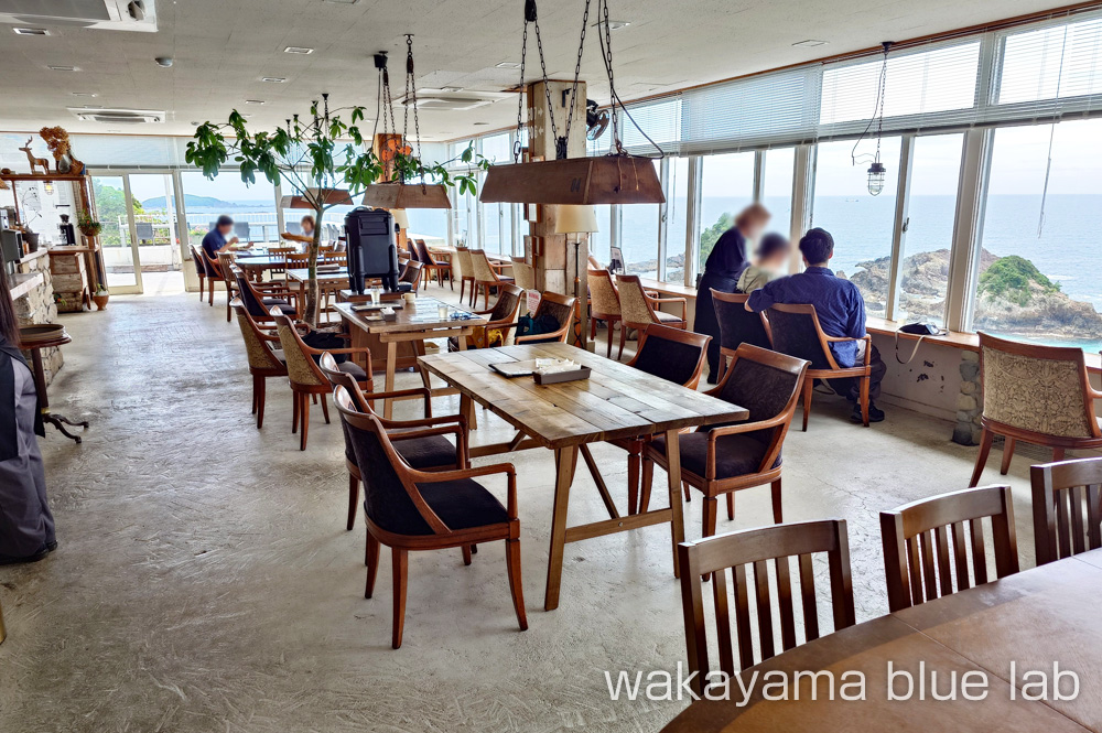 BUSH DE COFFEE（ブッシュドコーヒー）店内写真