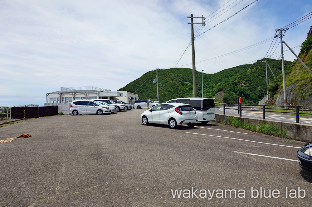 BUSH 駐車場