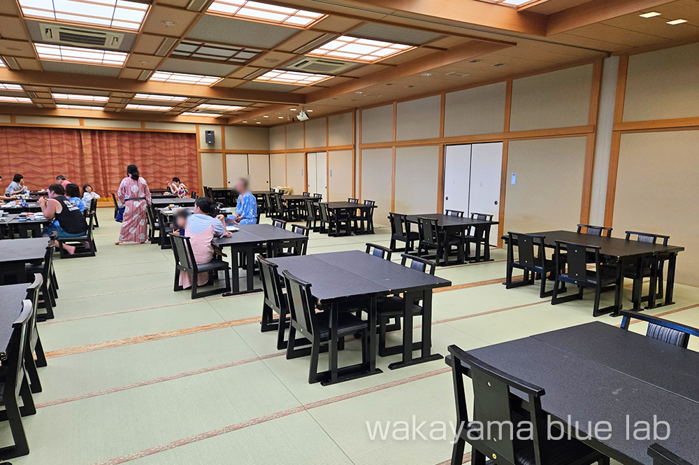 朝食 バイキング会場